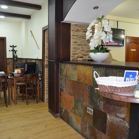 Arzúa Albergue Del Peregrino מראה חיצוני תמונה