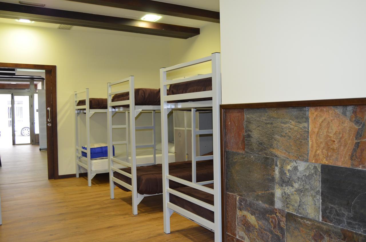 Arzúa Albergue Del Peregrino מראה חיצוני תמונה